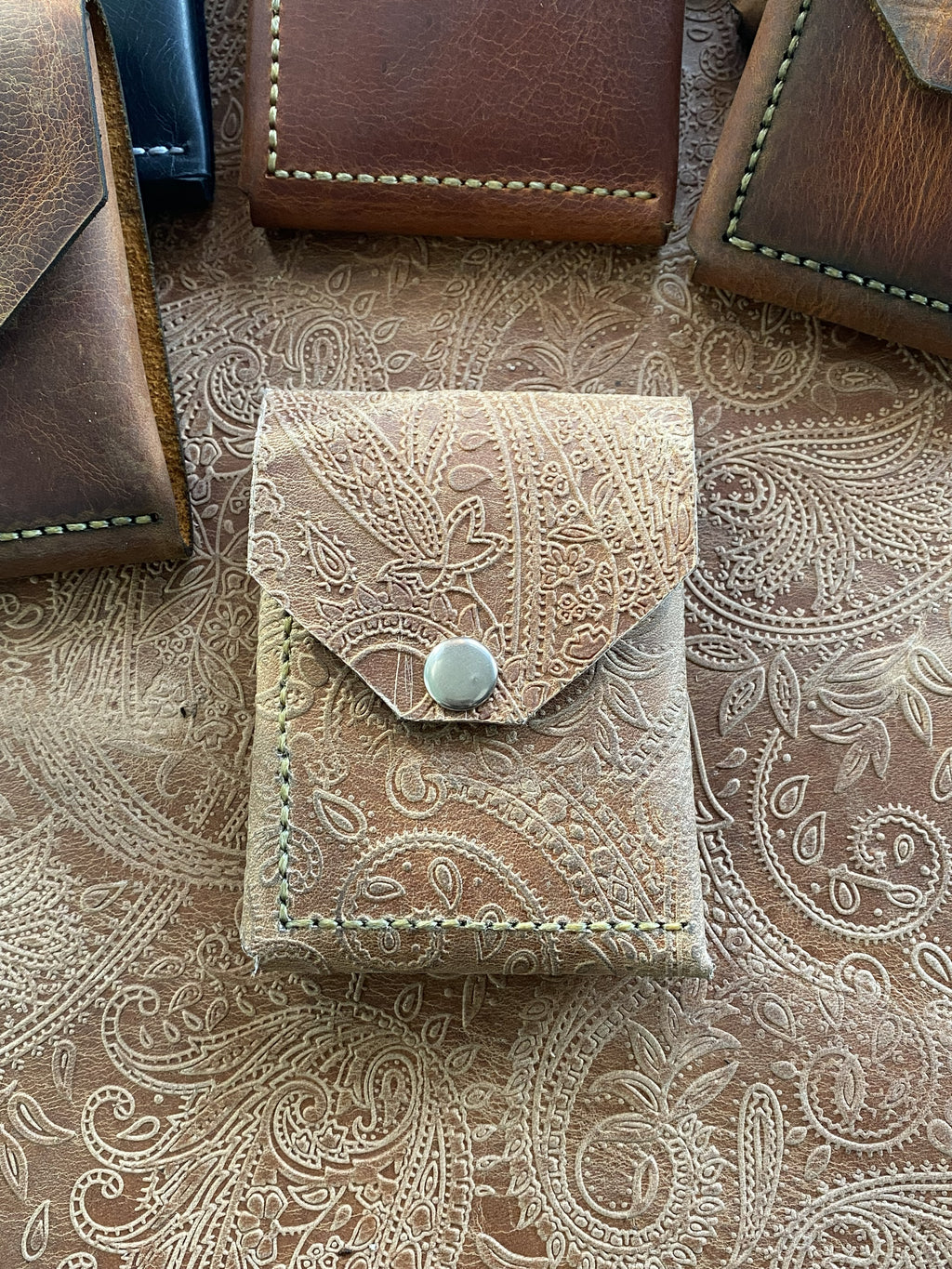 Handmade Genuine Leather Wallet with Retro Design (Unisex)