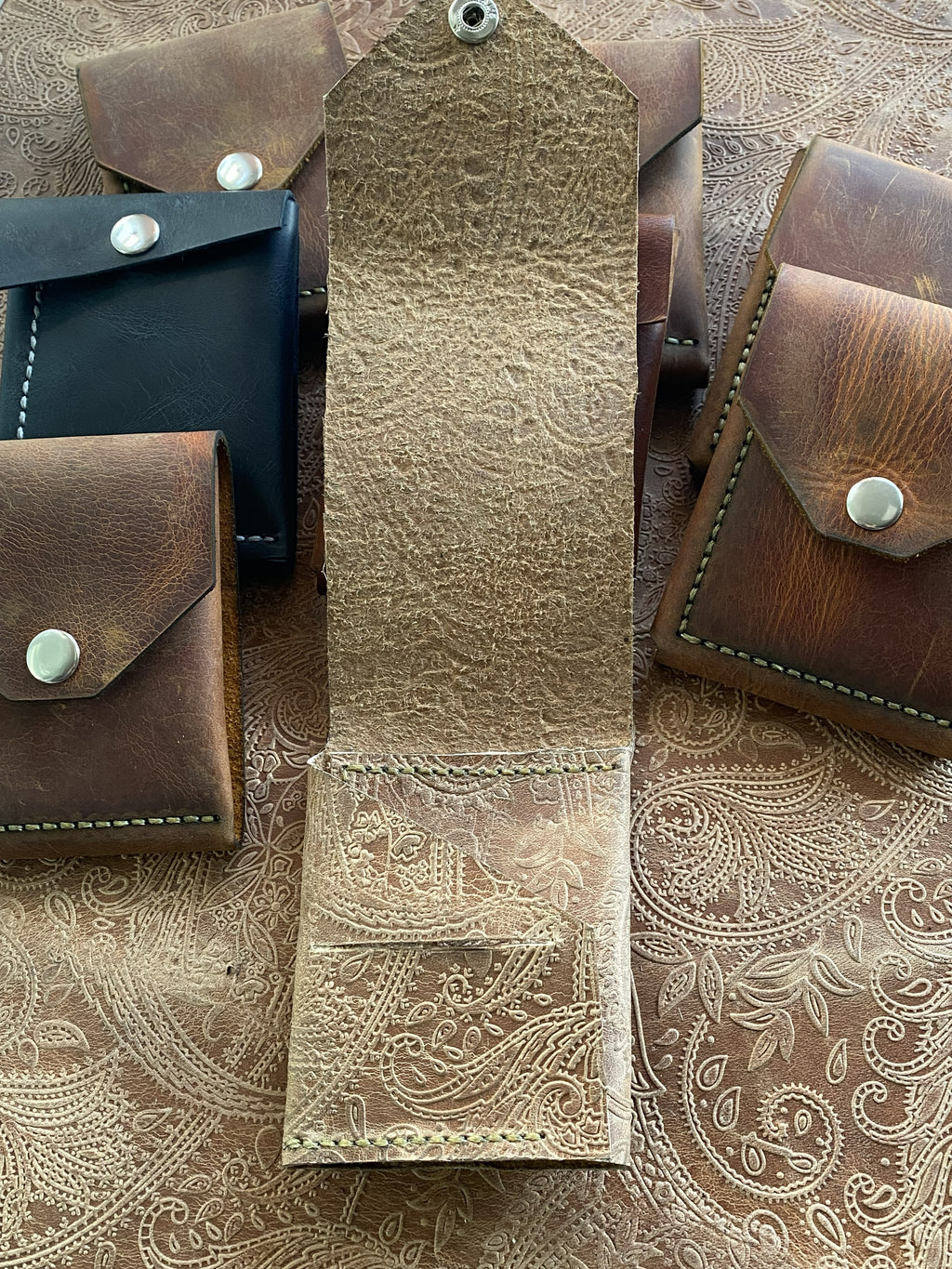 Handmade Genuine Leather Wallet with Retro Design (Unisex)